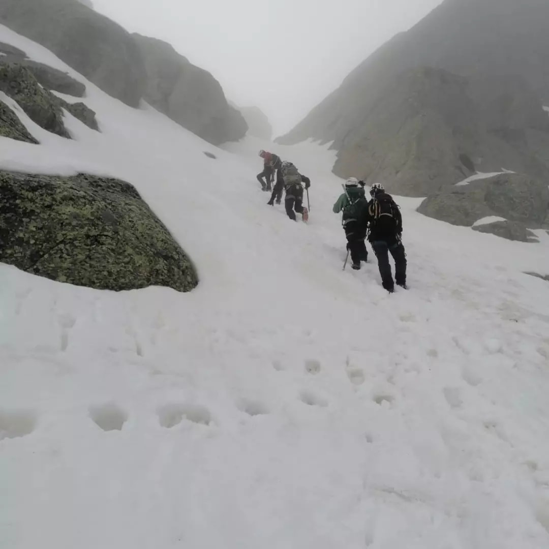 salida guiada alpinismo. sur directa peñalara y cresta de claveles